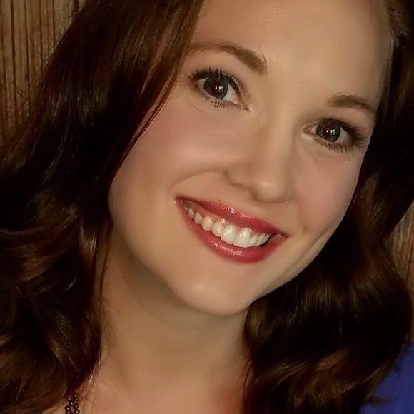 Meet your Posher, Julie - Picture 1 of 1